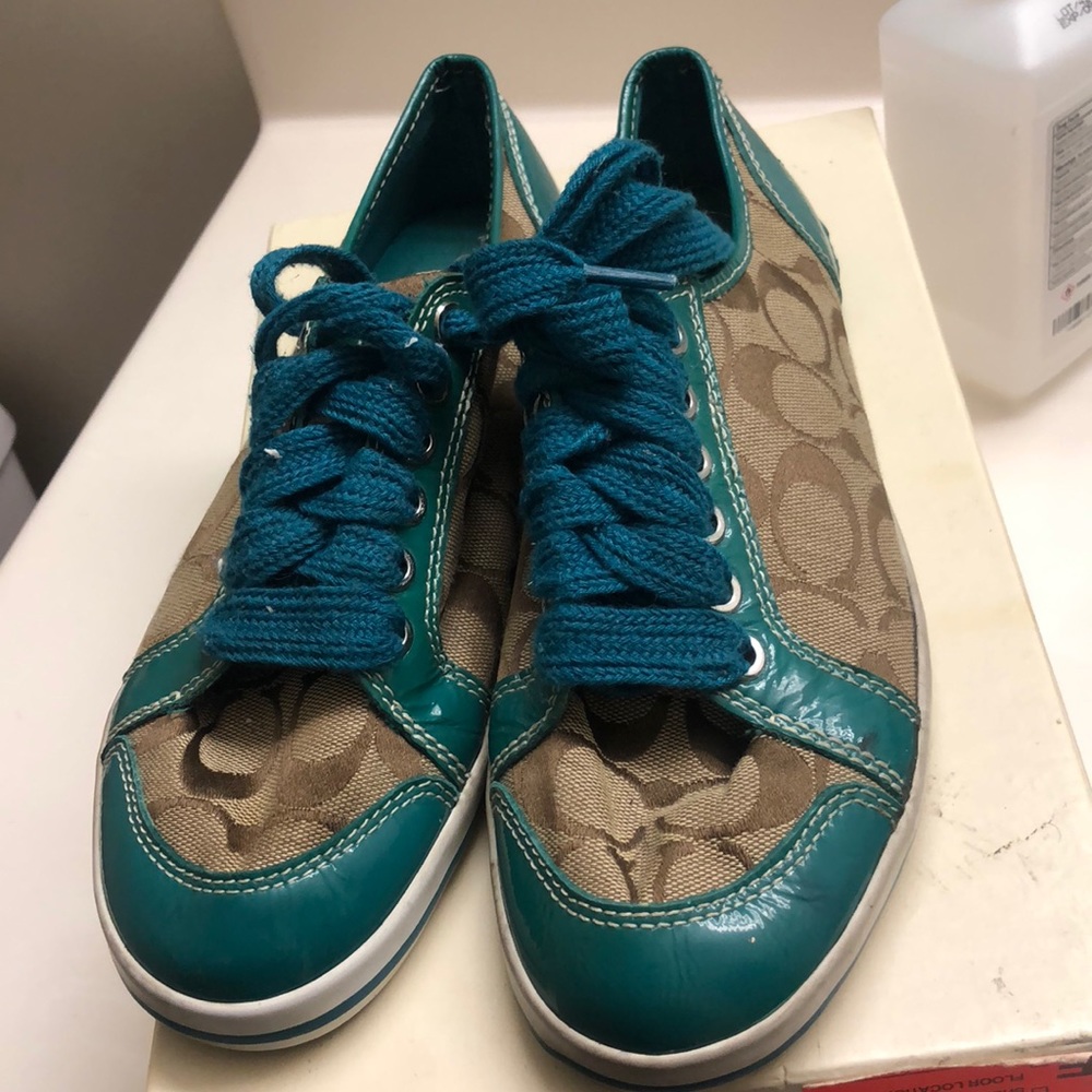 Khaki/teal coach shoes